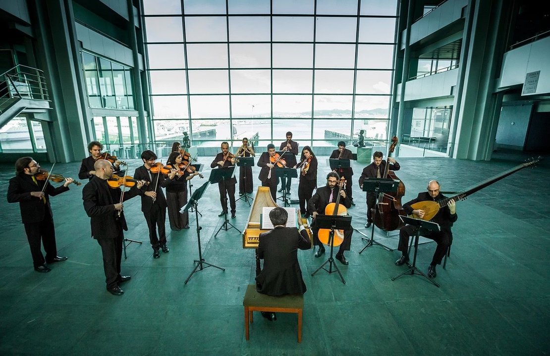 La orquesta Vigo 430, en uno de sus conciertos en el hall del Auditorio.