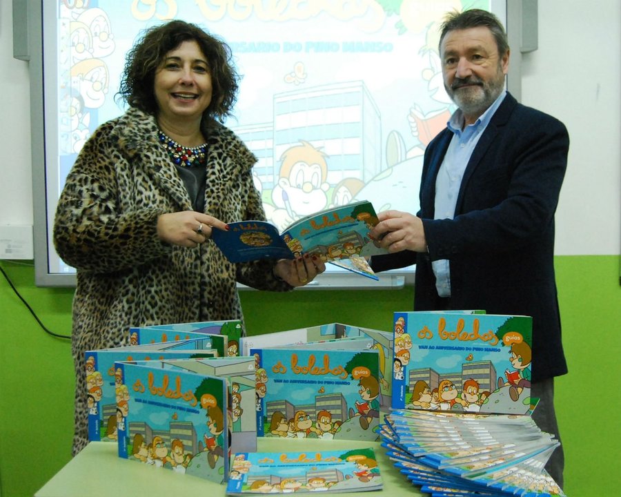Lourdes Moure e Juan Aguilar, na presentación, onte, do novo libro de “Os Bolechas”.