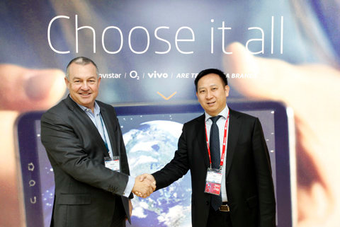Michael Duncan, director general de la Unidad de Consumo de Telefónica y Haixu Ma, presidente de Red Central de Huawei.