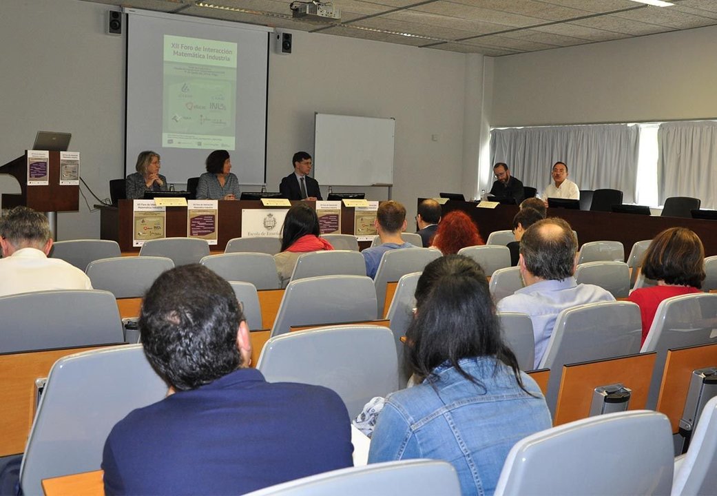 El Foro se celebró ayer en la Escuela de Teleco de la Universidad de Vigo.