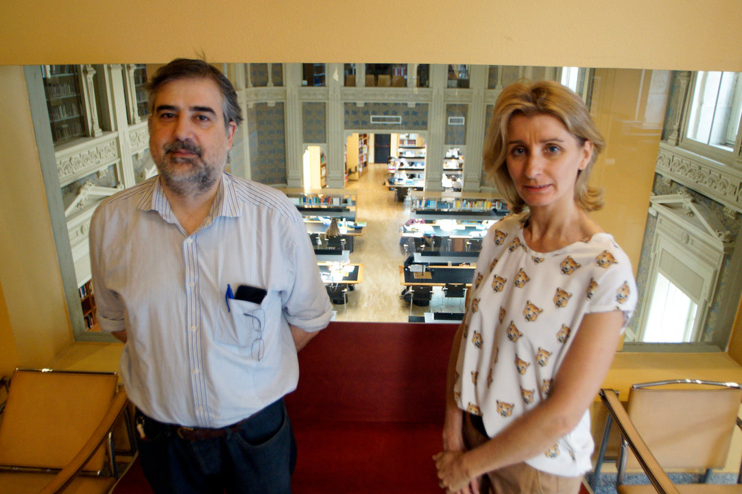 Xurxo Patiño, de la Asociación de Libreiros de Vigo, y Yolanda Lesmes, de Delegación de la Xunta.