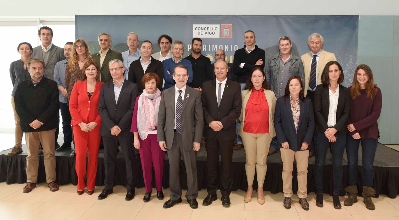 El Concello de Vigo presentó ayer a los 30 expertos que integran los comités encargados de lograr el reconocimiento de la Unesco.