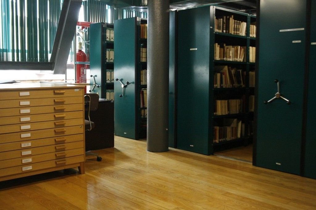 El archivo de la Fundación Penzol, en la Casa Galega da Cultura, comprende fondos públicos y privados desde 1135.