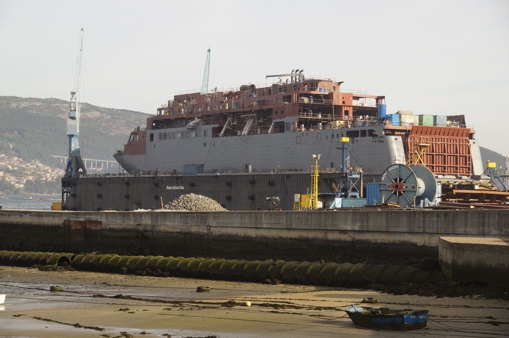 El ferry que construye Vulcano en el dique seco de Metalships en fase de construcción.
