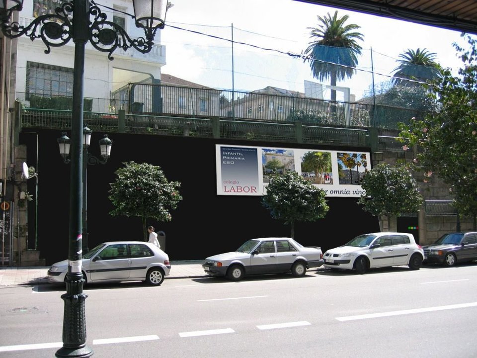 Fachada del Colegio Labor en la Calle Camelias de Vigo.