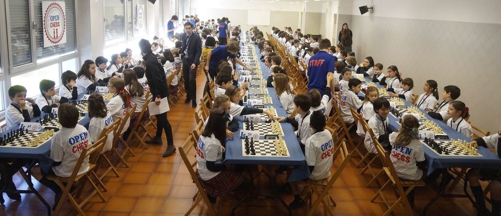 El ajedrez toma Montecastelo y Las Acacias, con 300 jugadores