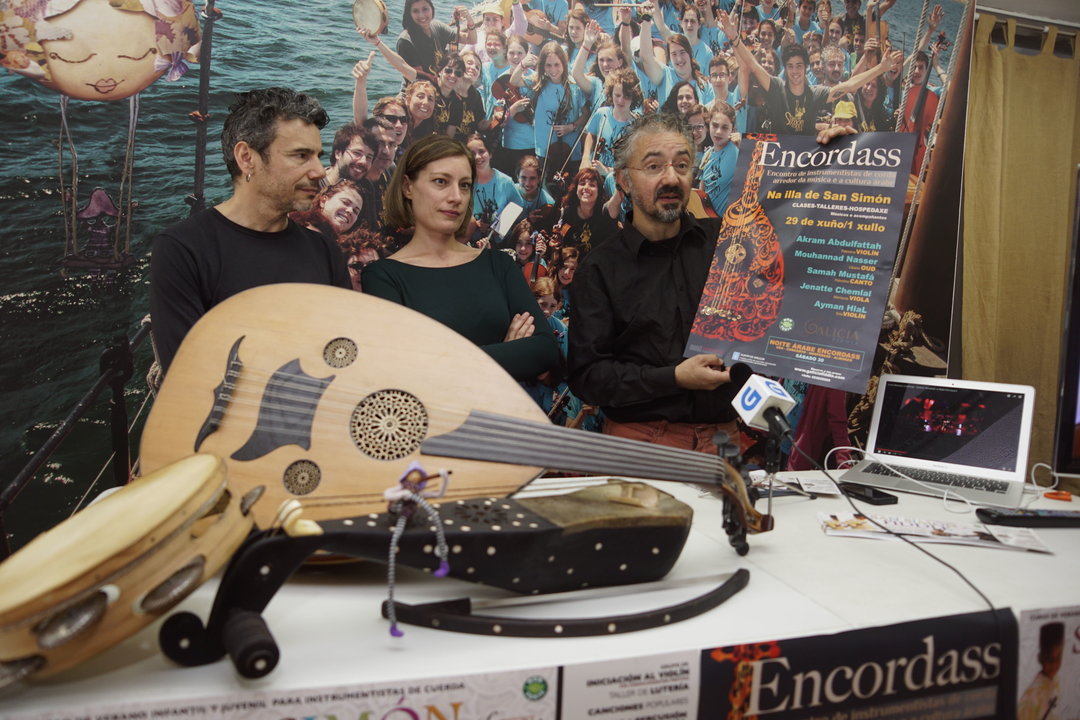 Anxo Pintos, Begoña Riobó y Alfonso Franco, en la presentación del San Simón Fiddle.