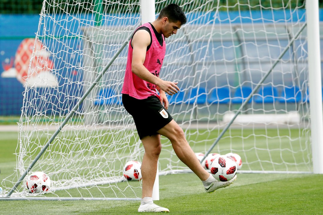 Maxi Gómez, en el entrenamiento de ayer con Uruguay.