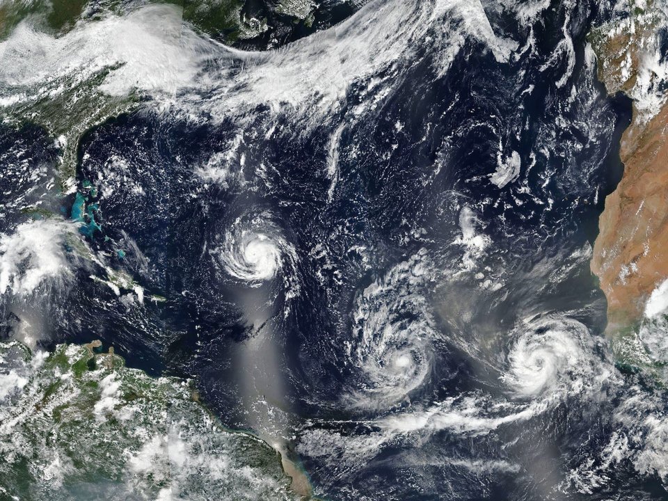 El huracán Florence, ayer avanzando por aguas del Atlántico Norte.