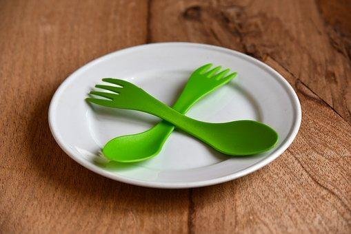 Este símbolo indica que el objeto plástico es apto para el contacto con alimentos.
