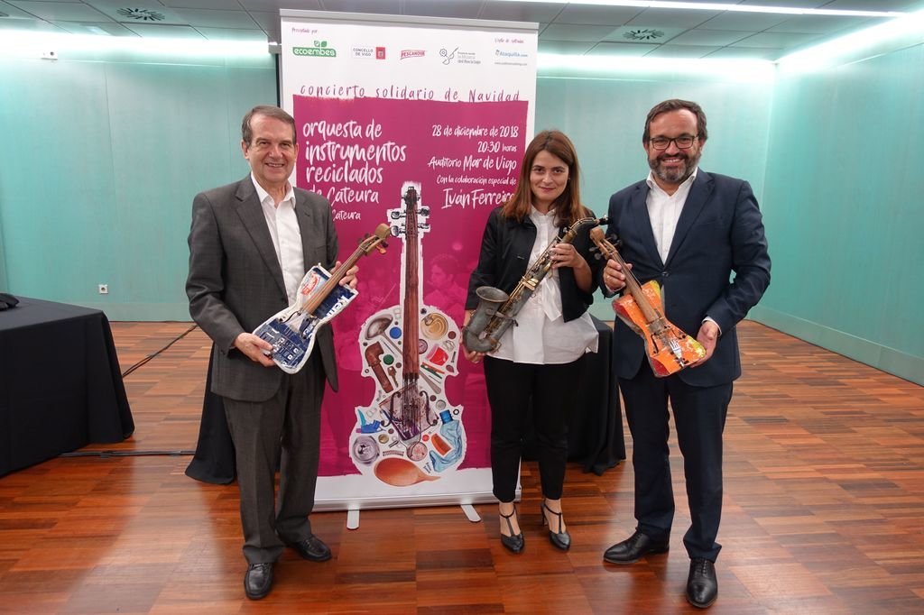 El alcalde Abel Caballero, Carlota Ojea, del Auditorio e Ignacio González, de Pescanova y Ecoembes, presentaron ayer el concierto en Vigo.,