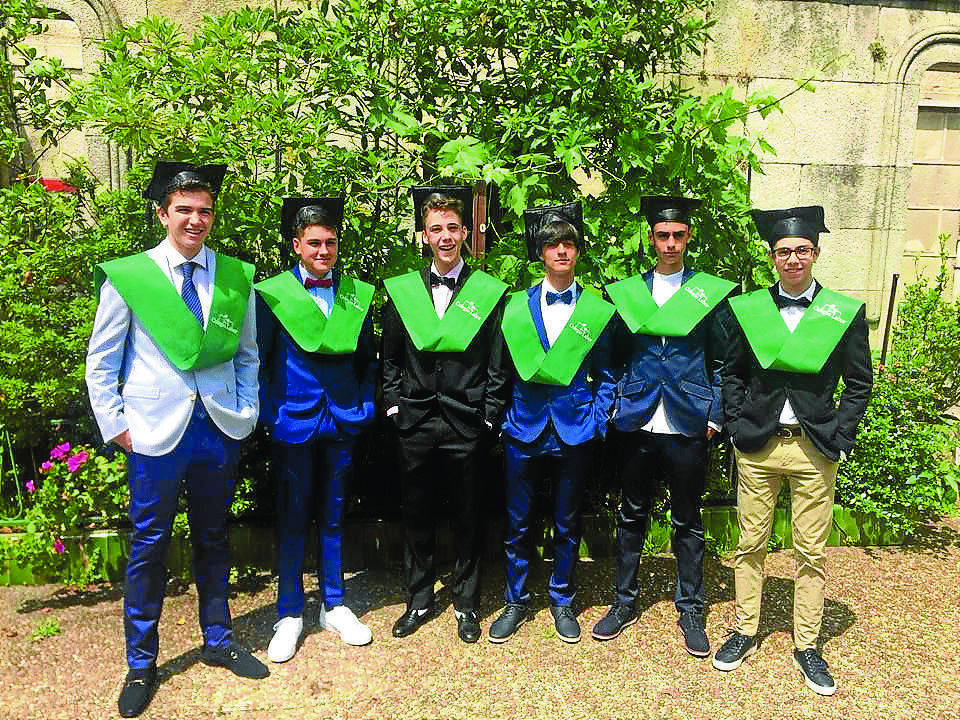 La graduación de 4º ESO se realiza como homenaje de despedida a los alumnos.