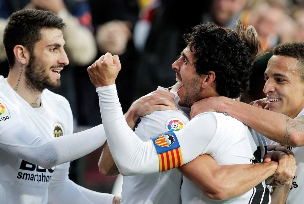 Dani Parejo, celebrando su gol marcado ayer en Mestalla.