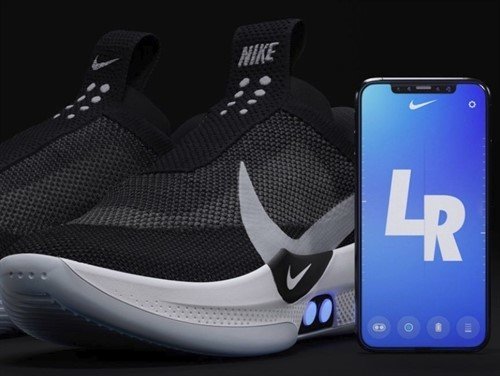Estas zapatillas de Nike se ajustan automáticamente al pie gracias a aplicación para 'smartphone'