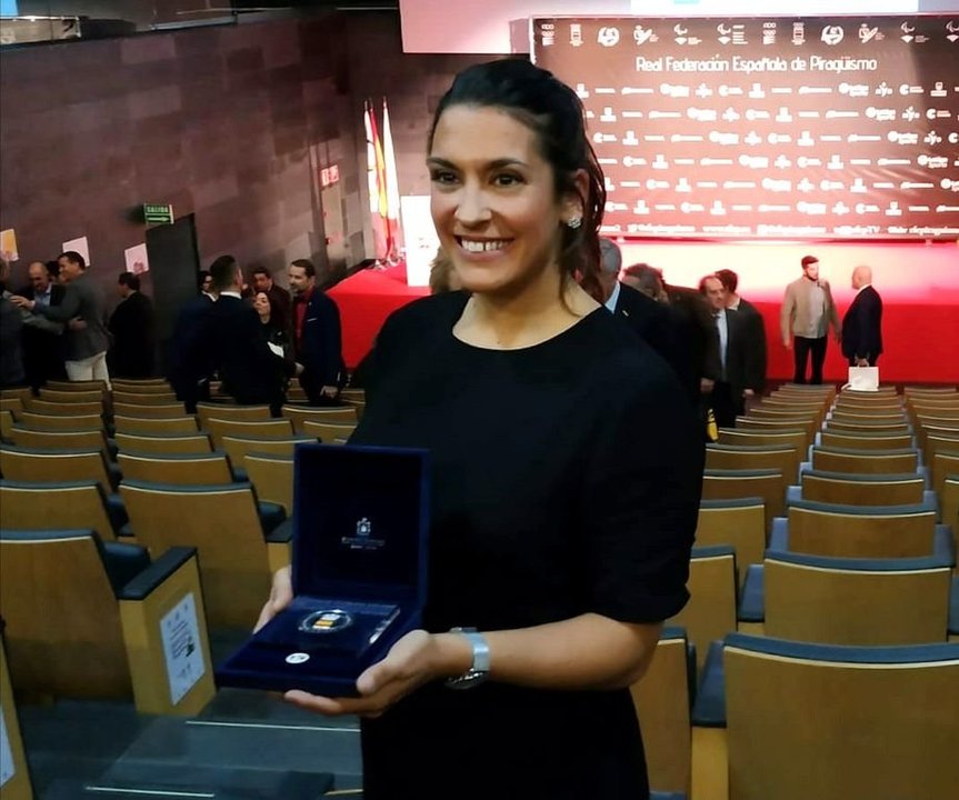 Tania Álvarez, coa medalla.