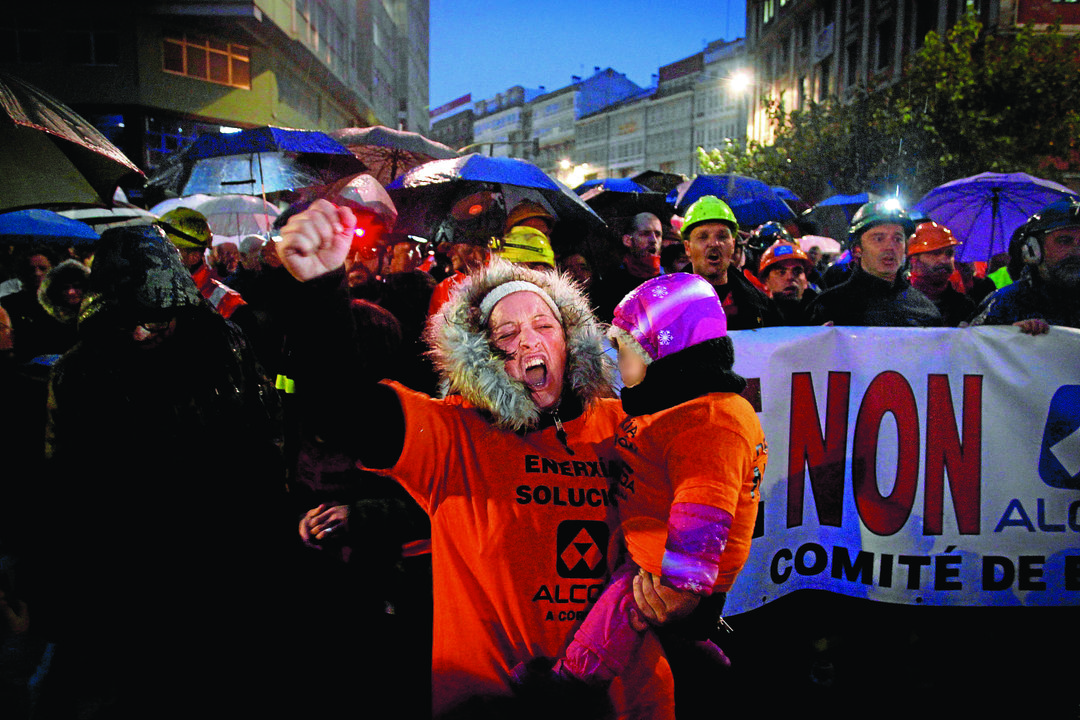 Manifestación de los trabajadores de Alcoa por las calles de A Coruña, el pasado octubre.