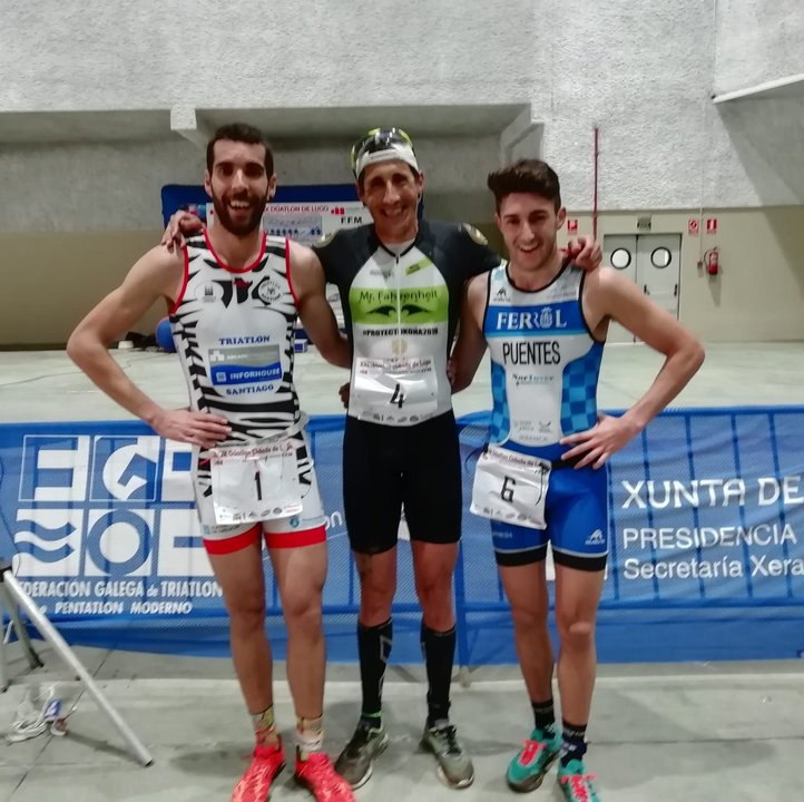 Gustavo Rodriguez (centro) fue el ganador ayer en Lugo.