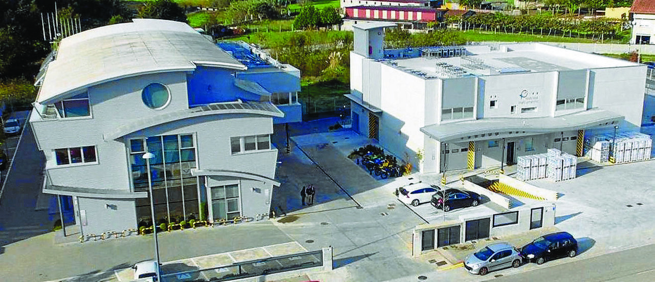 La empresa tiene sus instalaciones en Porto do Molle, Nigrán. El año pasado celebró su 15 aniversario.