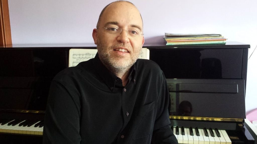 Candido Cabaleiro, profesor de piano, hablará de las sinfonías de Mozart en “EscoitAnte”.