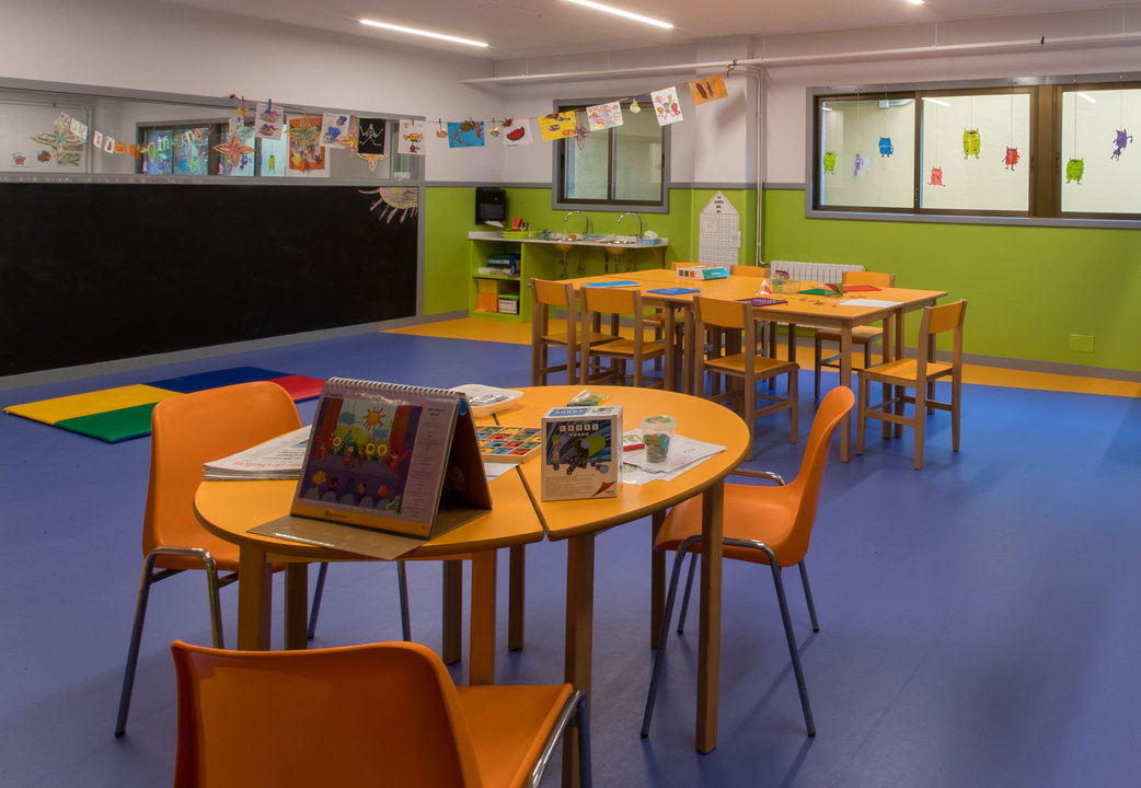 El centro cuenta con aulas y zonas adaptadas a las necesidades de los alumnos.