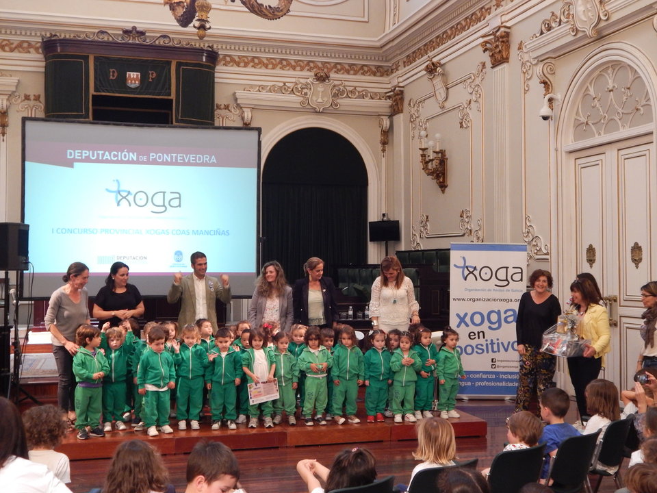 Premio Xoga Coas Manciñas, Lenguaje se Signos, de la Diputación de Pontevedra para la Escuela Infantil Los Pitufos.