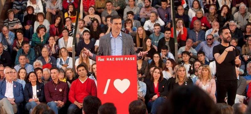 El presidente del Gobierno y candidato por el PSOE a la reelección Pedro Sánchez, durante el mítin que ha tenido lugar esta tarde en Vigo
