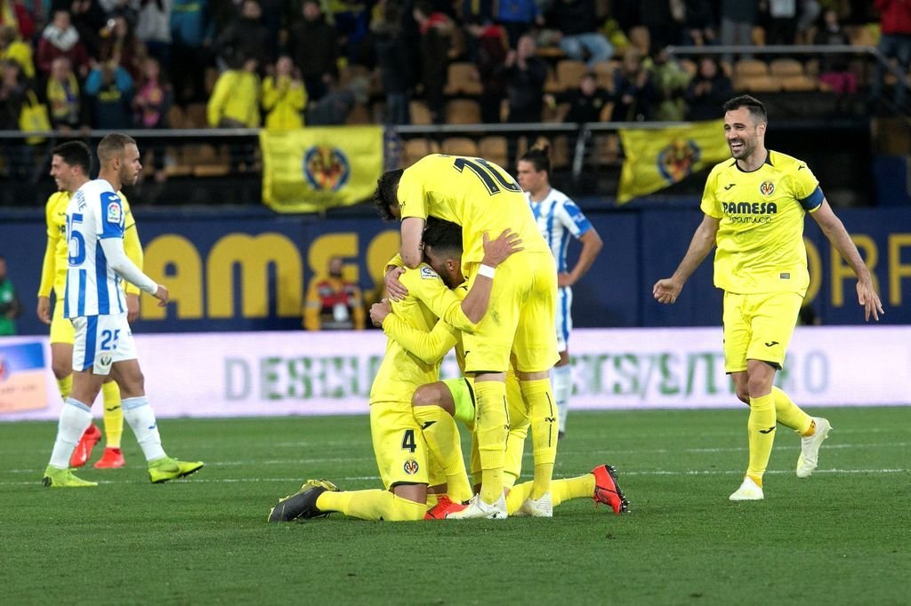 Los jugadores del Villarreal pudieron festejar la victoria al final del encuentro de ayer.