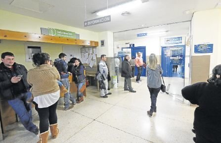 Pacientes esperando ser atendidos en el Punto de Atención Continuada de Concejo, en Ourense