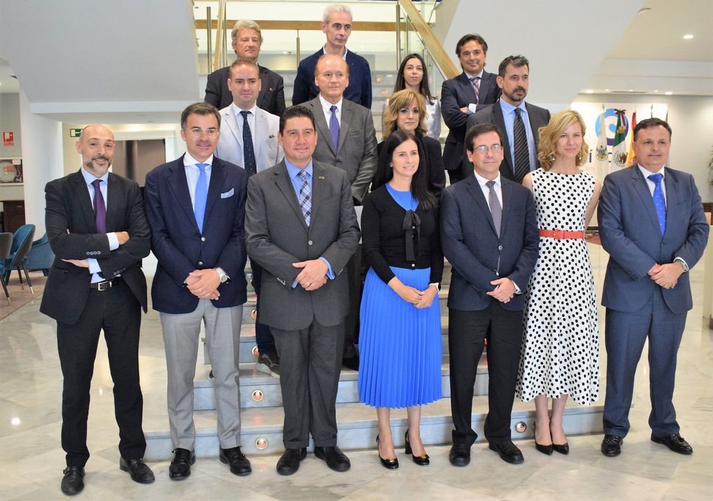 Miembros de la junta de Círculo de Empresarios con representantes mexicanos.