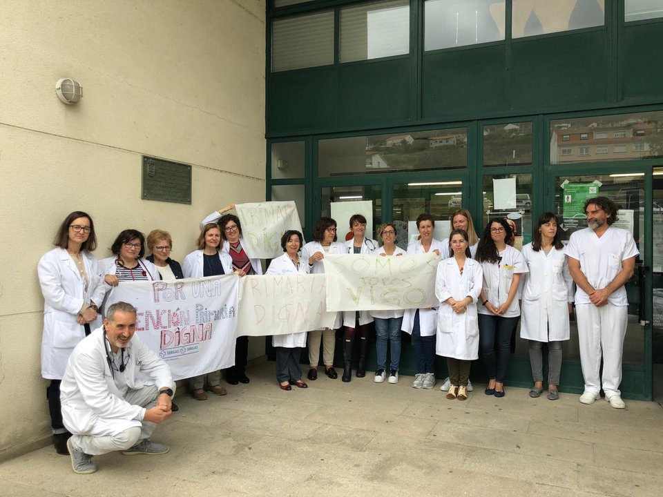Centros de salud de toda Galicia se concentran en apoyo a la huelga de Vigo