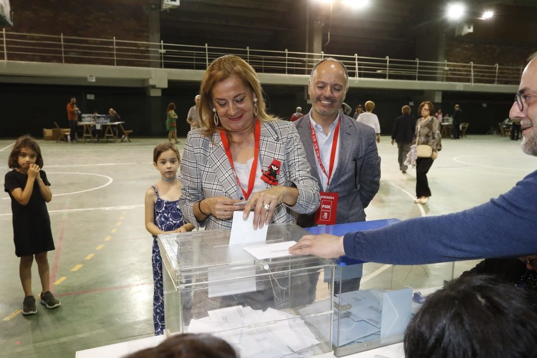 Carmela Silva votando esta mañana // JV Landín