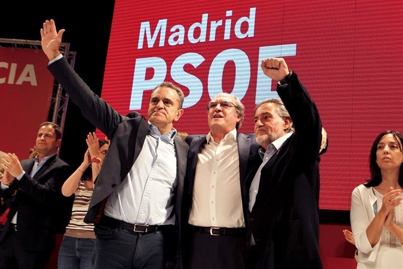 (i-d) El secretario general del PSOE de Madrid, José Manuel Franco, y los candidatos socialistas a la Comunidad de Madrid, Ángel Gabilondo, y al ayuntamiento de Madrid, Pepo Hernández
