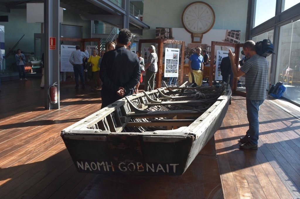 El bote “Naomhóig”, depositado de forma permanente en Museo do Mar, será restaurado en Alcabre.