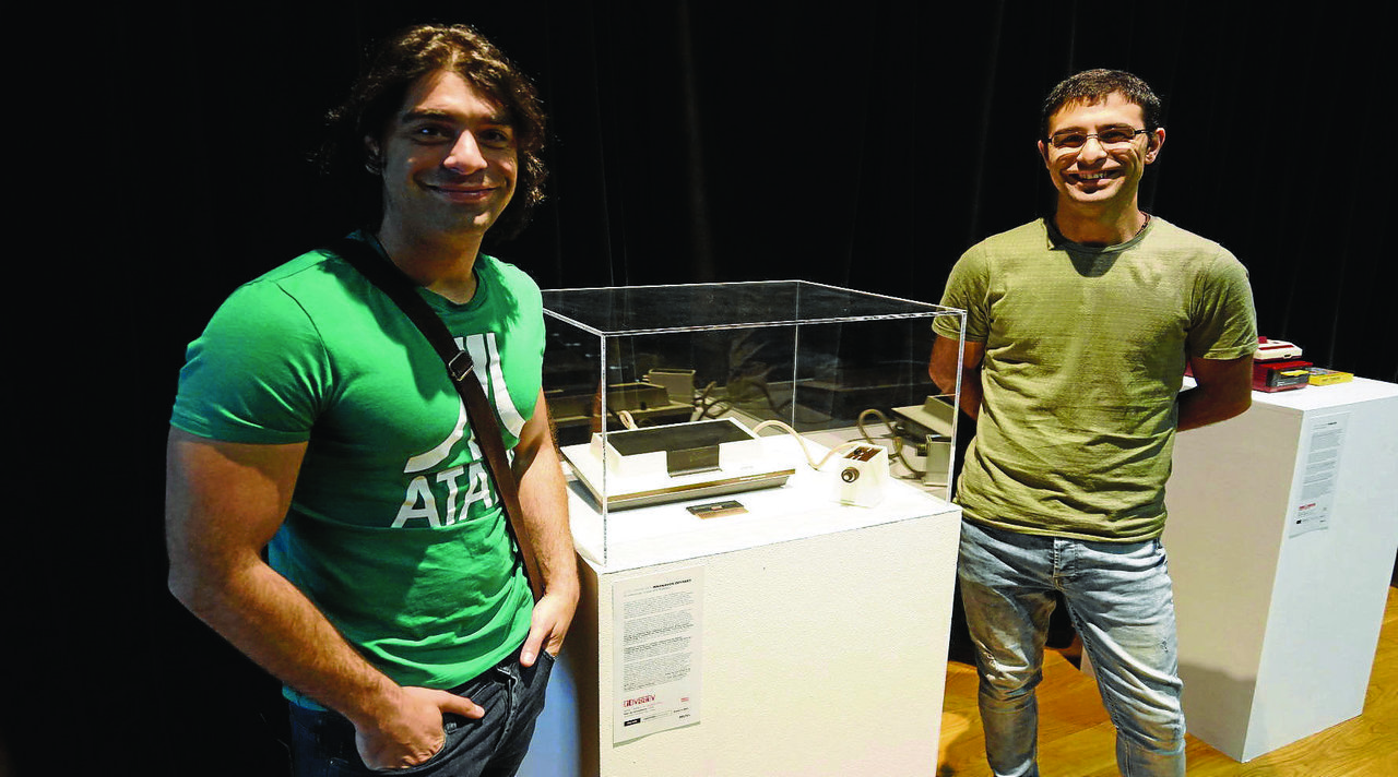 Jacobo y Galo Martínez son los creadores del Museo de Videojuegos,  “Muvi”, de Cangas.