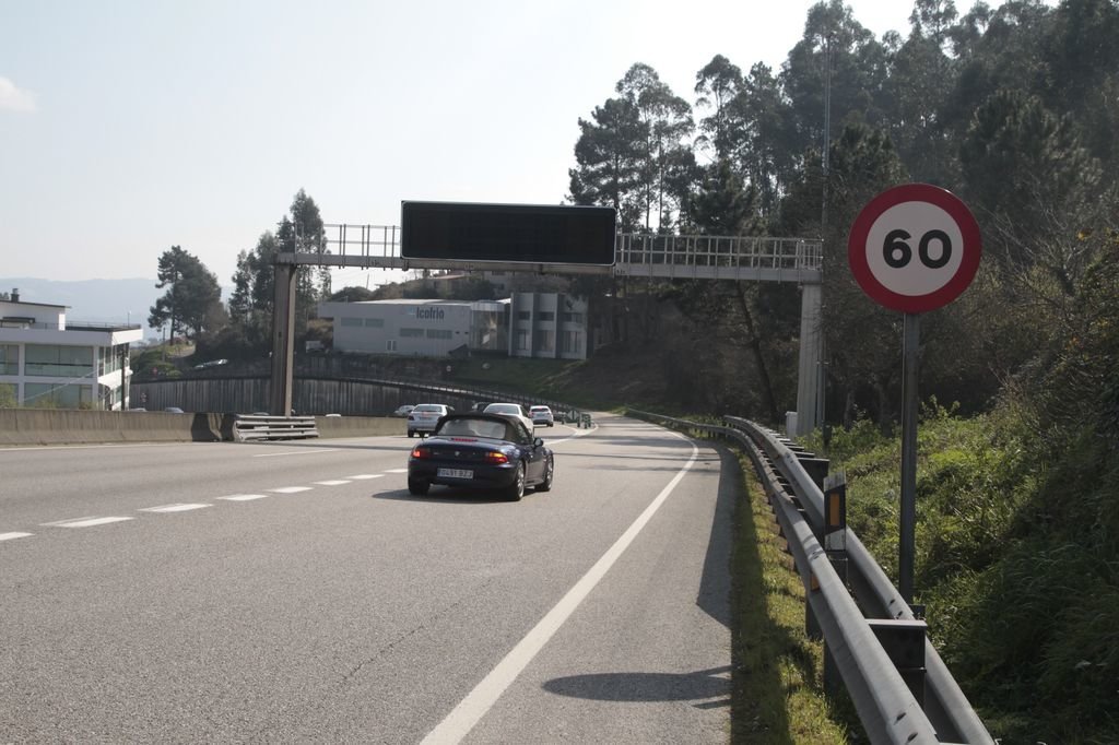 El acceso a Vigo se realiza en la actualidad a 60 kilómetros por hora en muchos tramos.