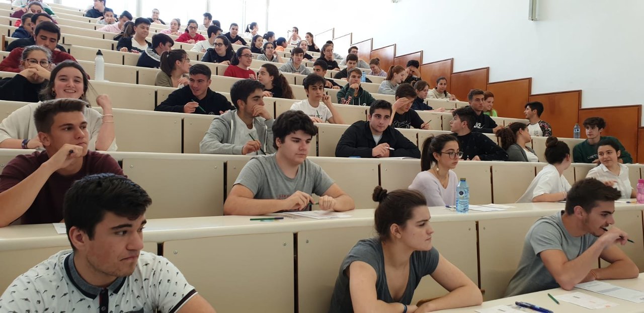 Alumnos en la Universidade de Vigo // JV Landín