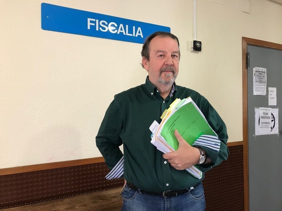 El fiscal delegado de Seguridad Vial de Galicia, Carlos Gil, se reunió ayer con  Guardia Civil y fiscales provinciales.