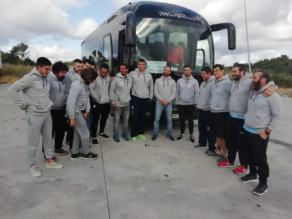 Os xogadores do Kaleido Universidade viaxaron onte a Vitoria para medirse hoxe ó Gaztedi.