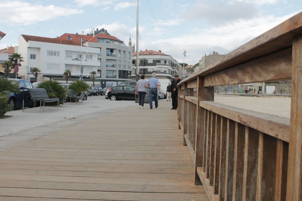 Las actuaciones en el paseo del puerto de Panxón se centrarán en las barandas y entablillado.