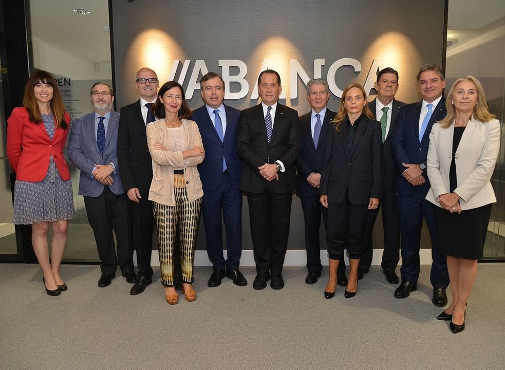 Miembros del consejo de administración de Abanca que participaron en la primera reunión en Portugal.