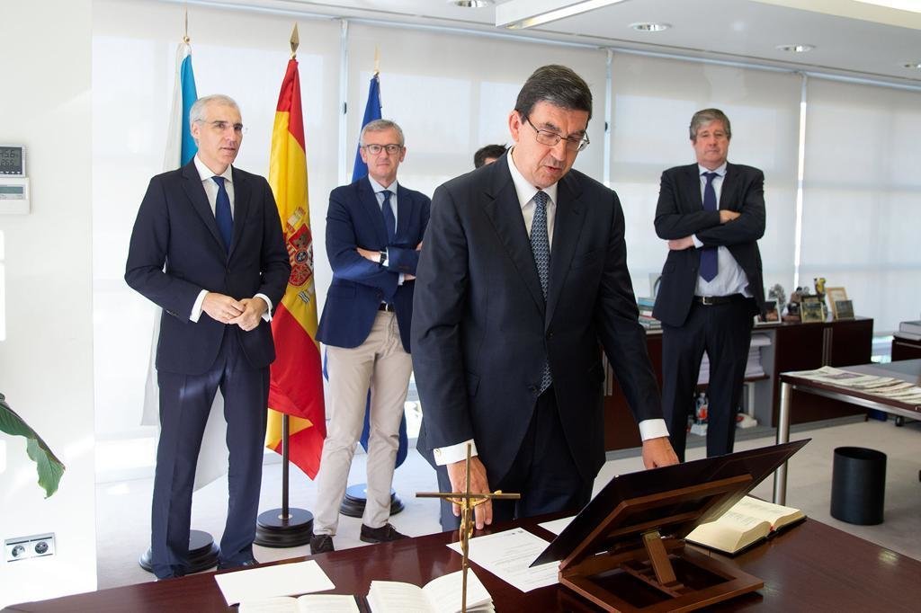 López-Chaves toma posesión como presidente de la Comisión Galega da Competencia