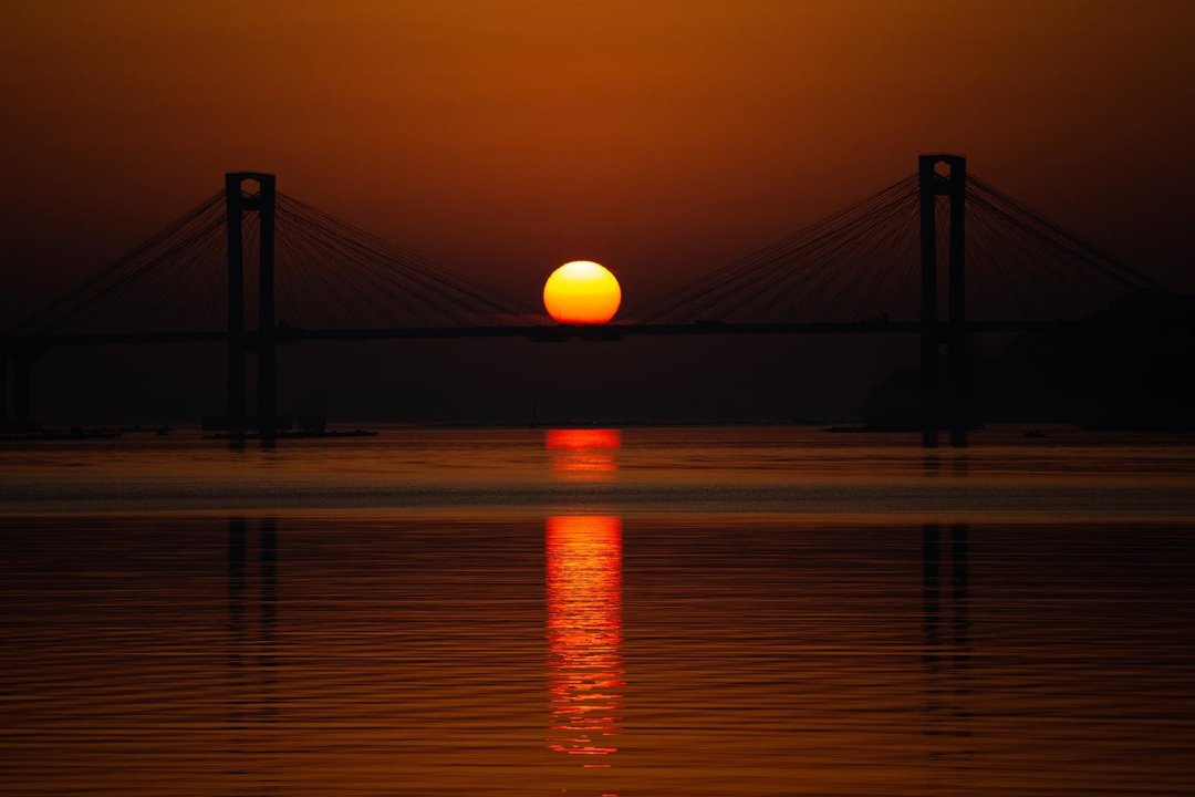 Puesta de sol en el puente de Rande // Alberte