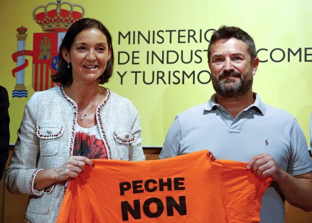 Maroto posa junto al presidente del comité de la planta coruñesa, Juan Carlos López.
