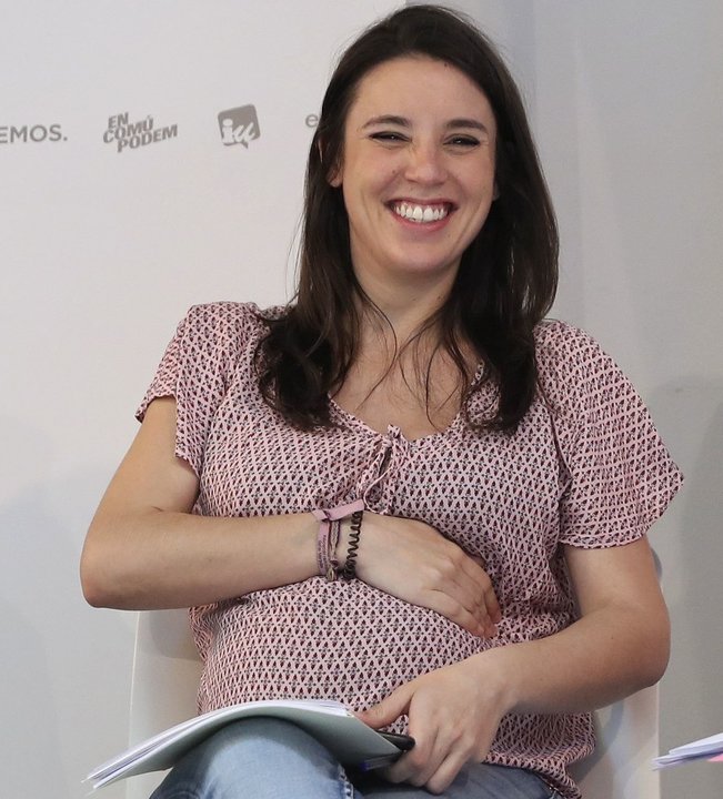 Irene Montero, sonriente, durante su embarazo.