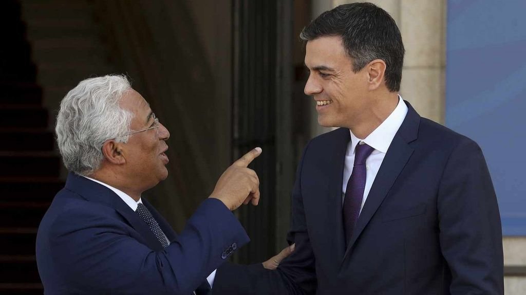 El portugués Antonio Costa, durante un encuentro con el presidente del Gobierno en funciones Pedro Sánchez.