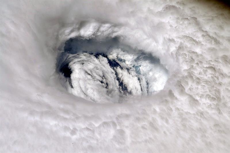 El ojo del huracán Dorian visto desde la Estación Espacial Internacional