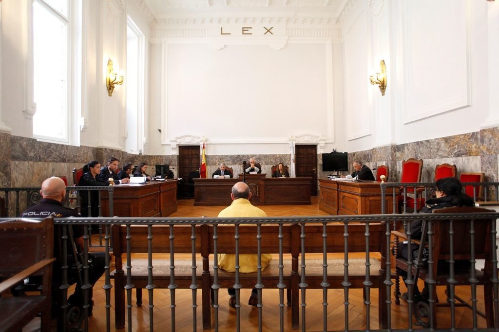 El vigués condenado por el crimen de la desbrozadora, ayer en el Tribunal Superior de Xustiza de Galicia.