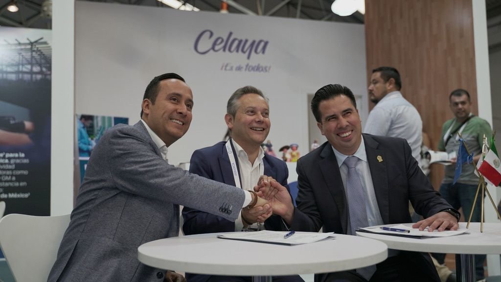 La firma del convenio con la ciudad mexicana de Celaya, que asegura su presencia en Mindtech 2021.