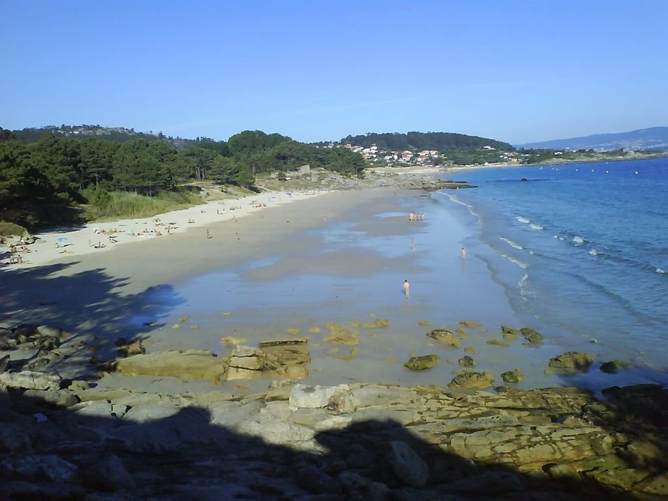 Las playas de Barra y Viñó suman un kilómetro y son las mayores nudistas de la Ría de Vigo.
