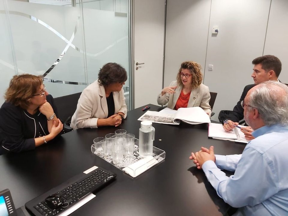 La reunión en Madrid de la alcaldesa con los diputados del PSOE y responsables de ADIF.